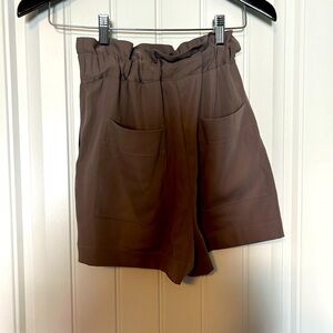 Babaton paper bag waist shorts in perfect condition